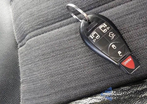 2014 Chrysler Town & Country S from USA, damaged, VIN 2C4RC1HG2ER199782